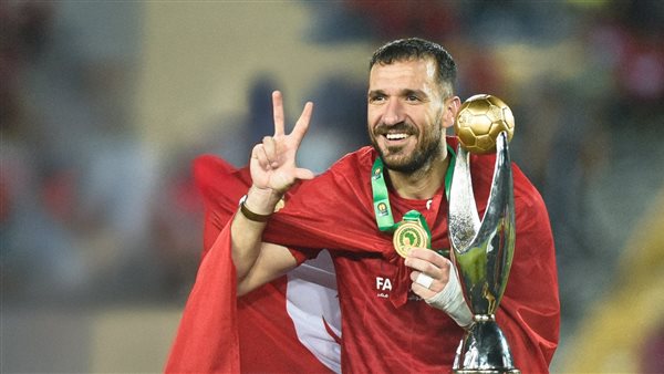 أموال الخليج أو العودة للصفاقسي.. علي معلول بين خيارين بعد الرحيل من الأهلي