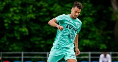  أسد الحملاوي يتمرد على شلونسك البولندي بسبب الأهلي والزمالك