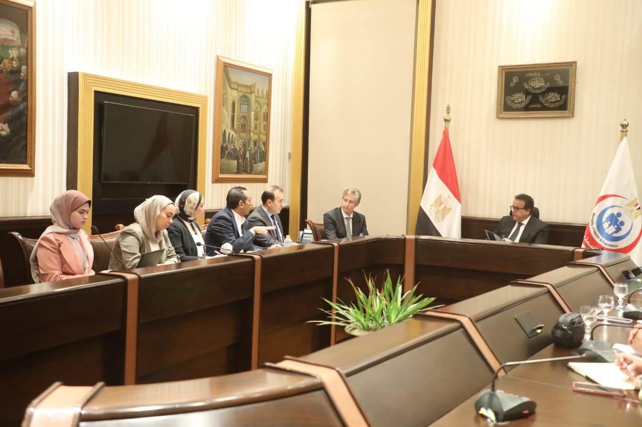 وزير الصحة يبحث مع ممثل برنامج الأمم المتحدة الإنمائي تعزيز التعاون المشترك