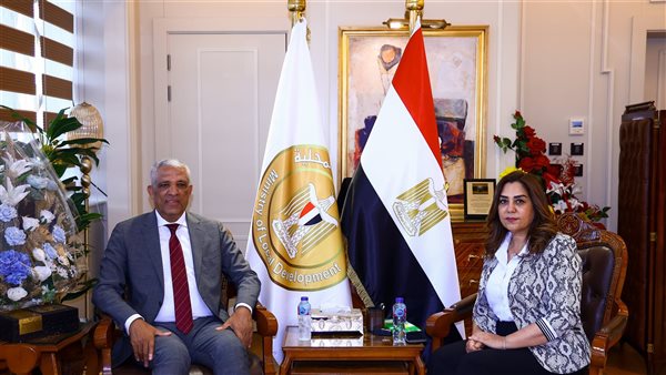 منال عوض تلتقي وكيل لجنة الإدارة المحلية بمجلس النواب