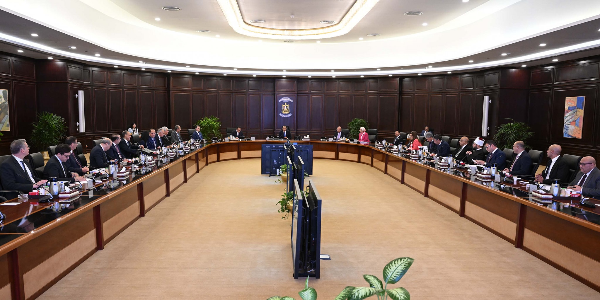 رئيس الوزراء: الجمعة المقبل سيتم استئناف ضخ الغاز لعدد من المصانع المتوقفة