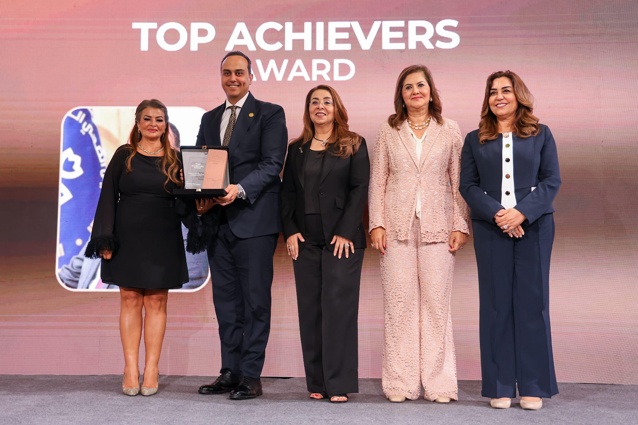 إنجازات تاريخية في الصحة المصرية.. تكريم رئيس هيئة الرعاية الصحية ضمن قمة مصر للأفضل