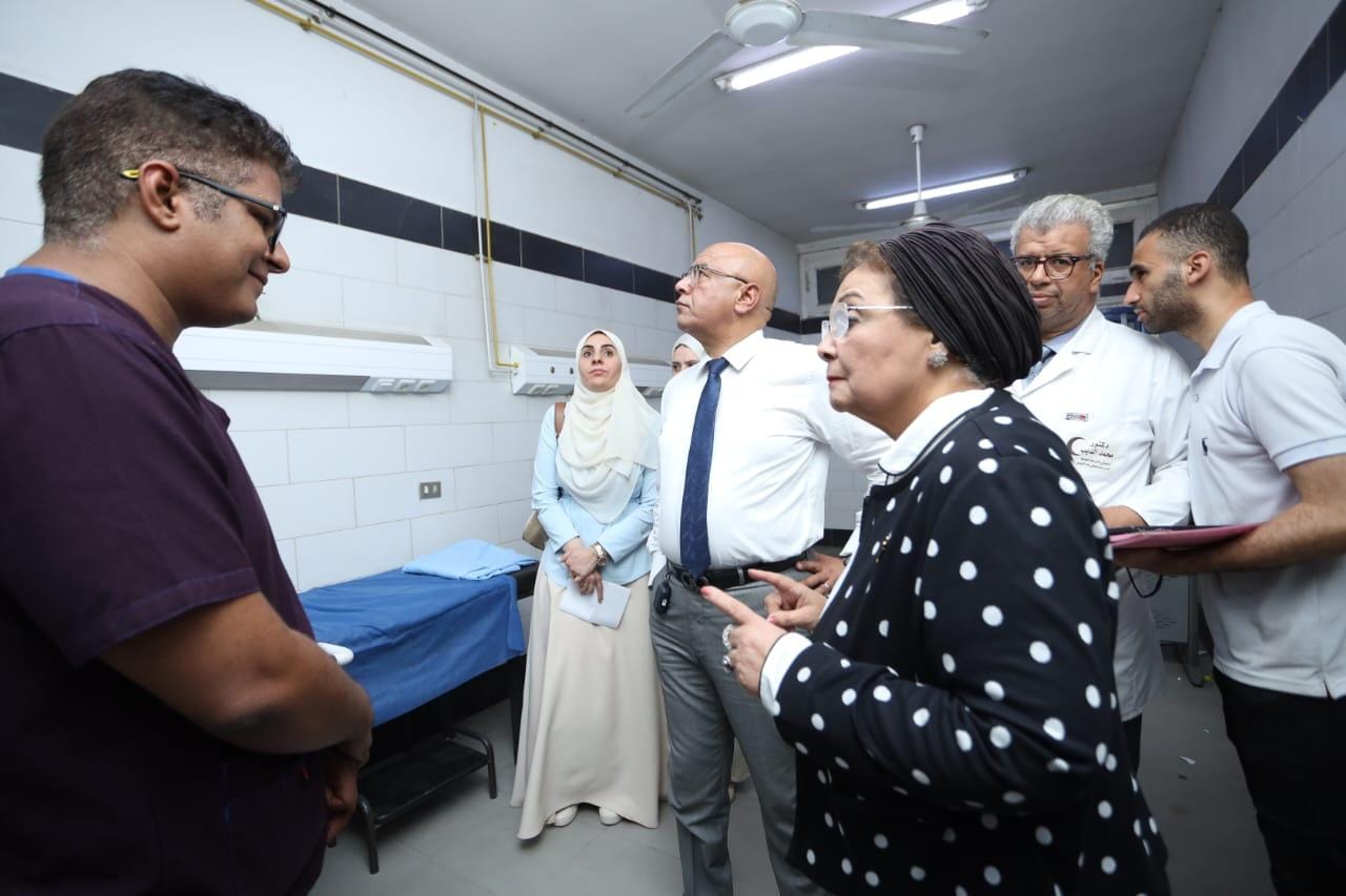 نائب وزير الصحة تتفقد منشآت صحية بقنا ضمن جولة ميدانية مكثفة لتطوير المنظومة الصحية
