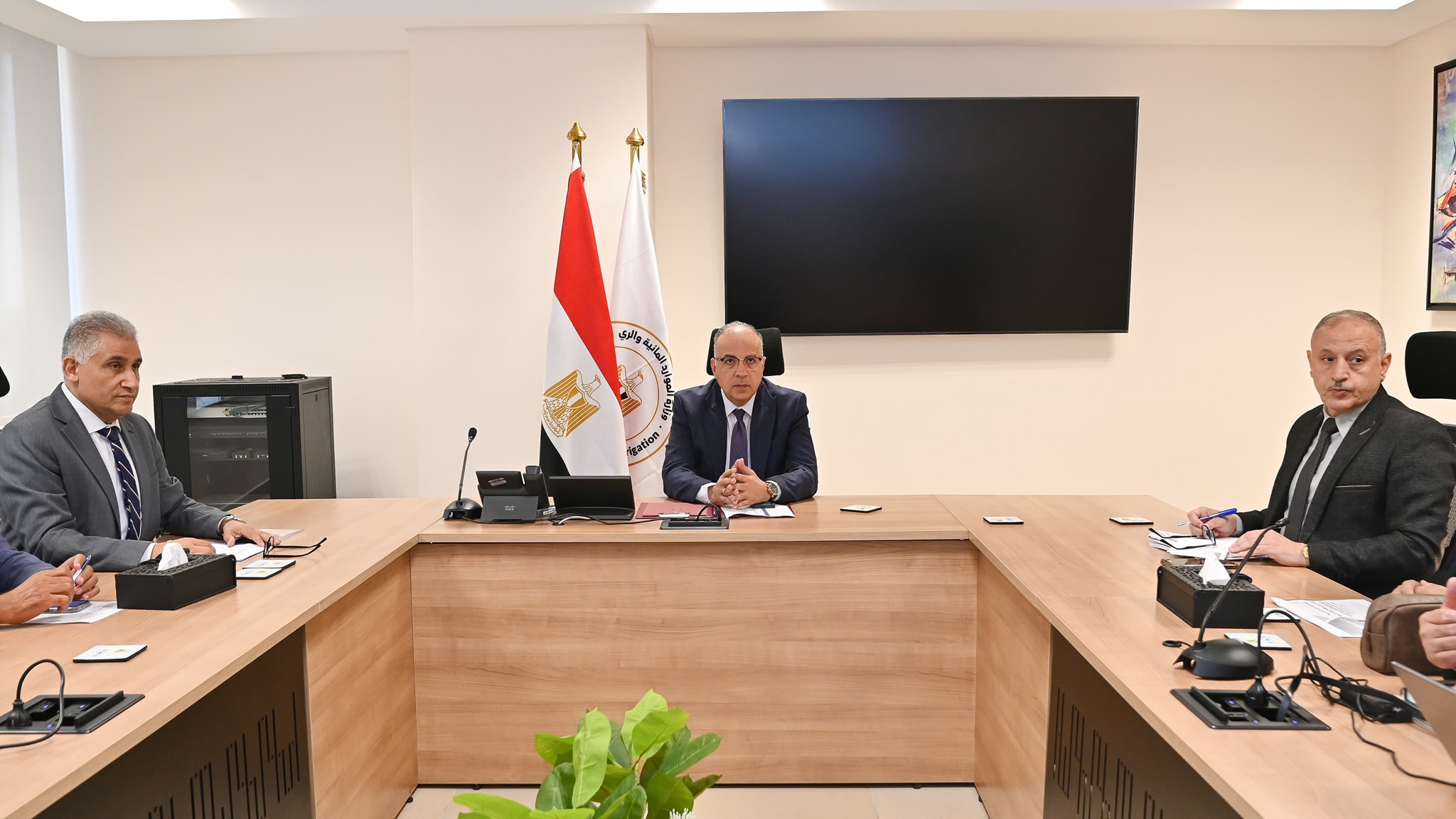 وزير الري يتابع حالة المنظومة المائية بالجيزة ويؤكد على توفير الاحتياجات خلال موسم أقصى الاحتياجات