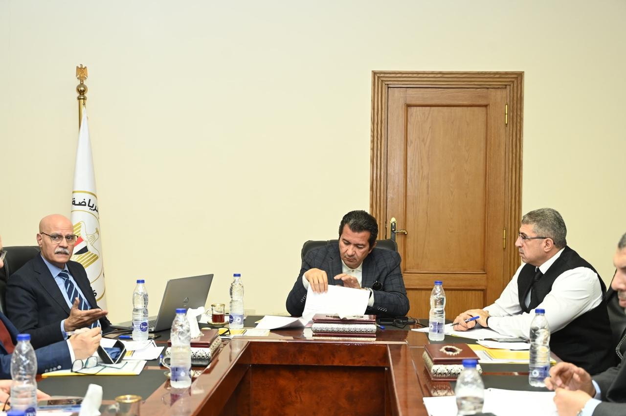  وزير الشباب يشيد بإنجازات شركة المدن للخدمات الرياضية