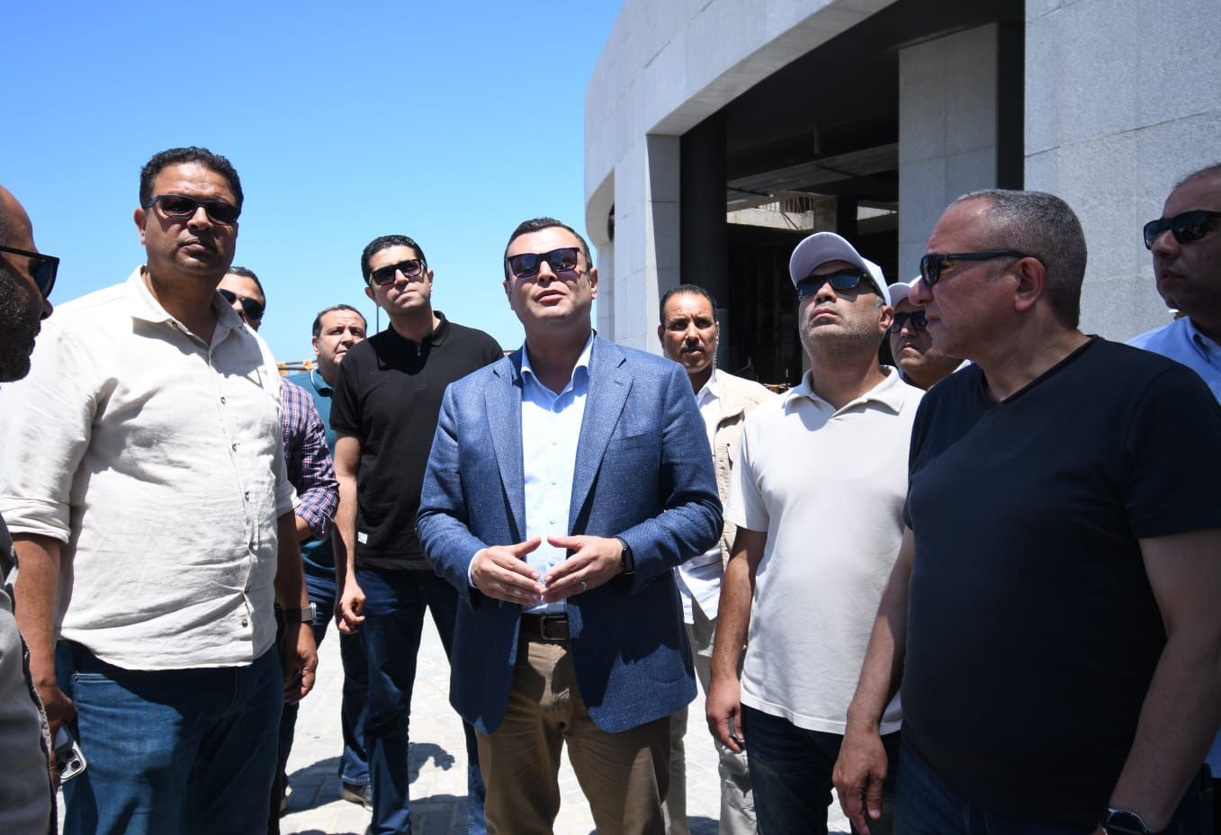 وزير الإسكان يتفقد مشروعات مدينة العلمين الجديدة ويشدد على سرعة الإنجاز وتنسيق الموقع