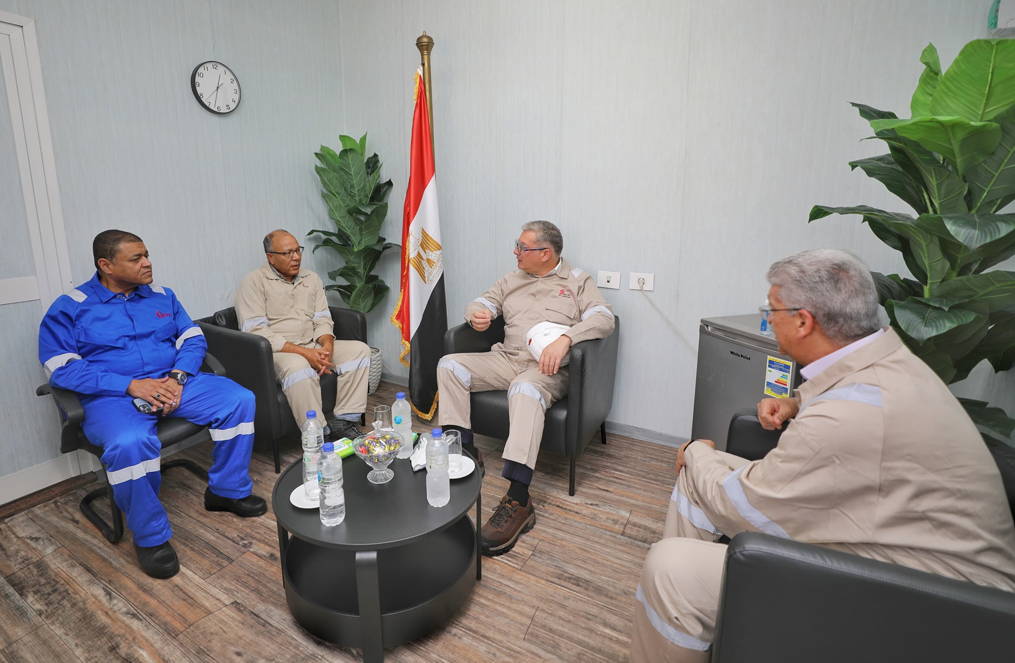 وحدات التغييز العائمة تدعم أمن الطاقة في مصر: جهود وزارة البترول لتأمين استدامة إمدادات الغاز الطبيعي