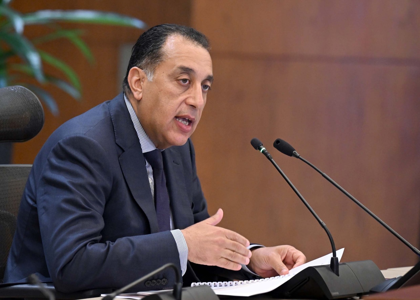 مدبولي يتابع تجهيز وربط وحدات التغييز العائمة بالشبكة القومية للغاز الطبيعي