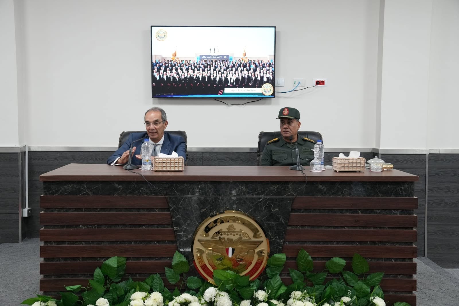 وزير الاتصالات يلتقي الشباب المتقدمين لمبادرة الرواد الرقميون في الأكاديمية العسكرية
