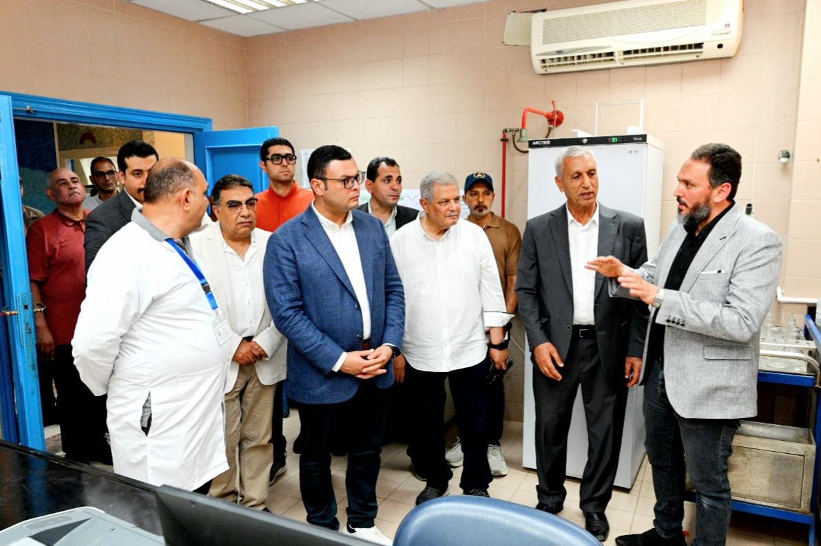 وزير الإسكان ومحافظ الدقهلية يختتمان جولتهما بتفقد محطة مياه شرب ميت خميس 