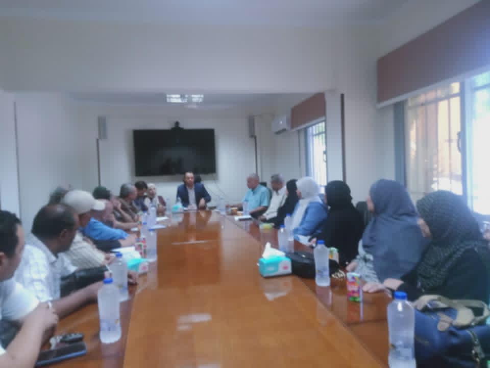 مدير التأمين الصحي بجنوب الصعيد يعقد لقاءًا مع ممثلي المصالح الحكومية بقنا لبحث مشكلات المنتفعين
